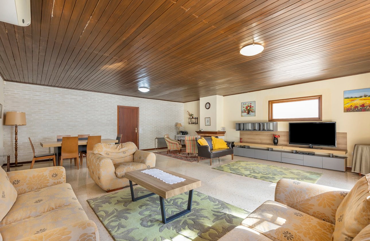 Resale - Villa -
Orihuela Costa - Costa Blanca