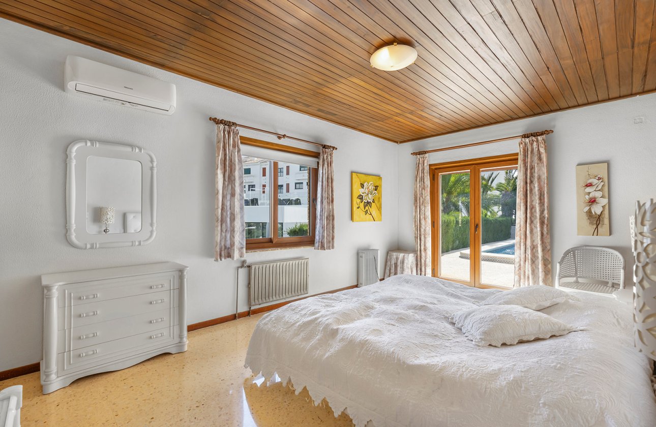 Resale - Villa -
Orihuela Costa - Costa Blanca