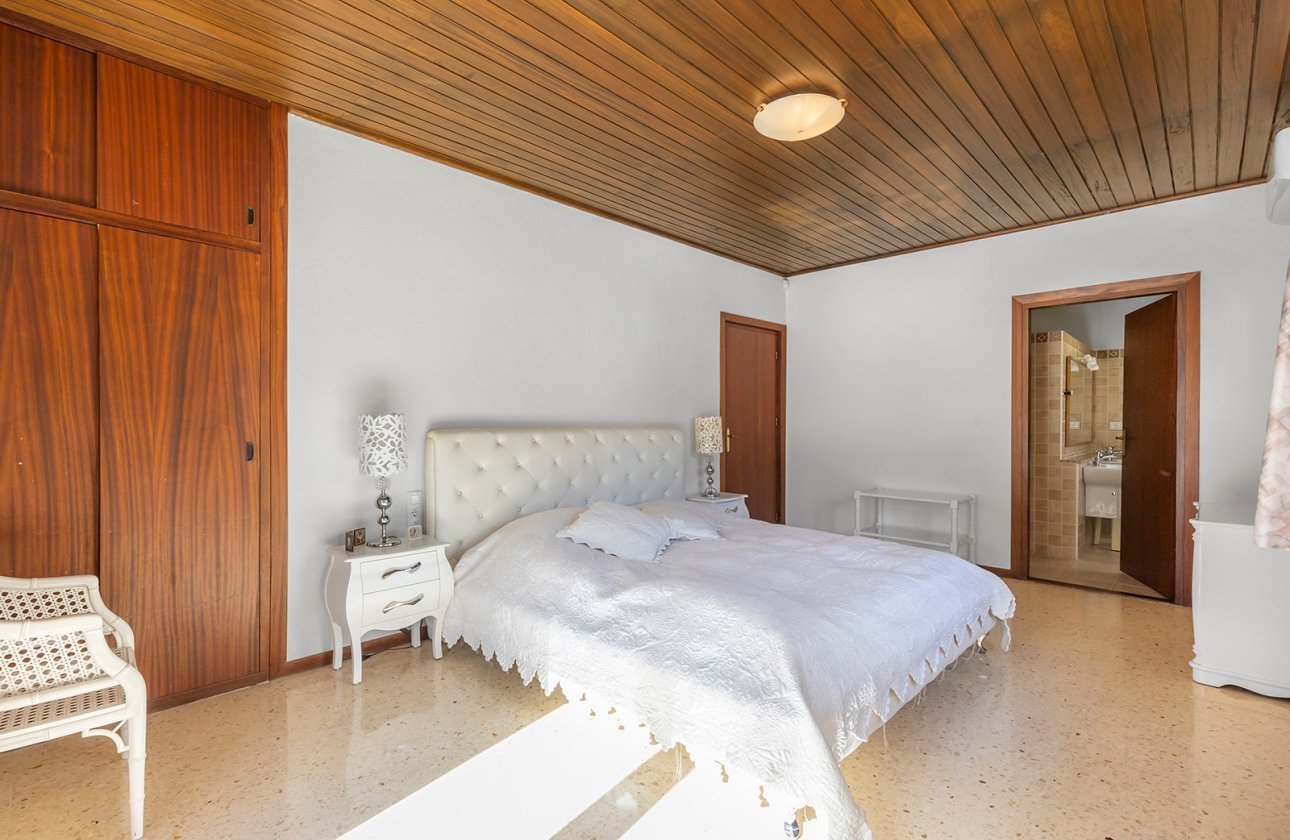 Resale - Villa -
Orihuela Costa - Costa Blanca