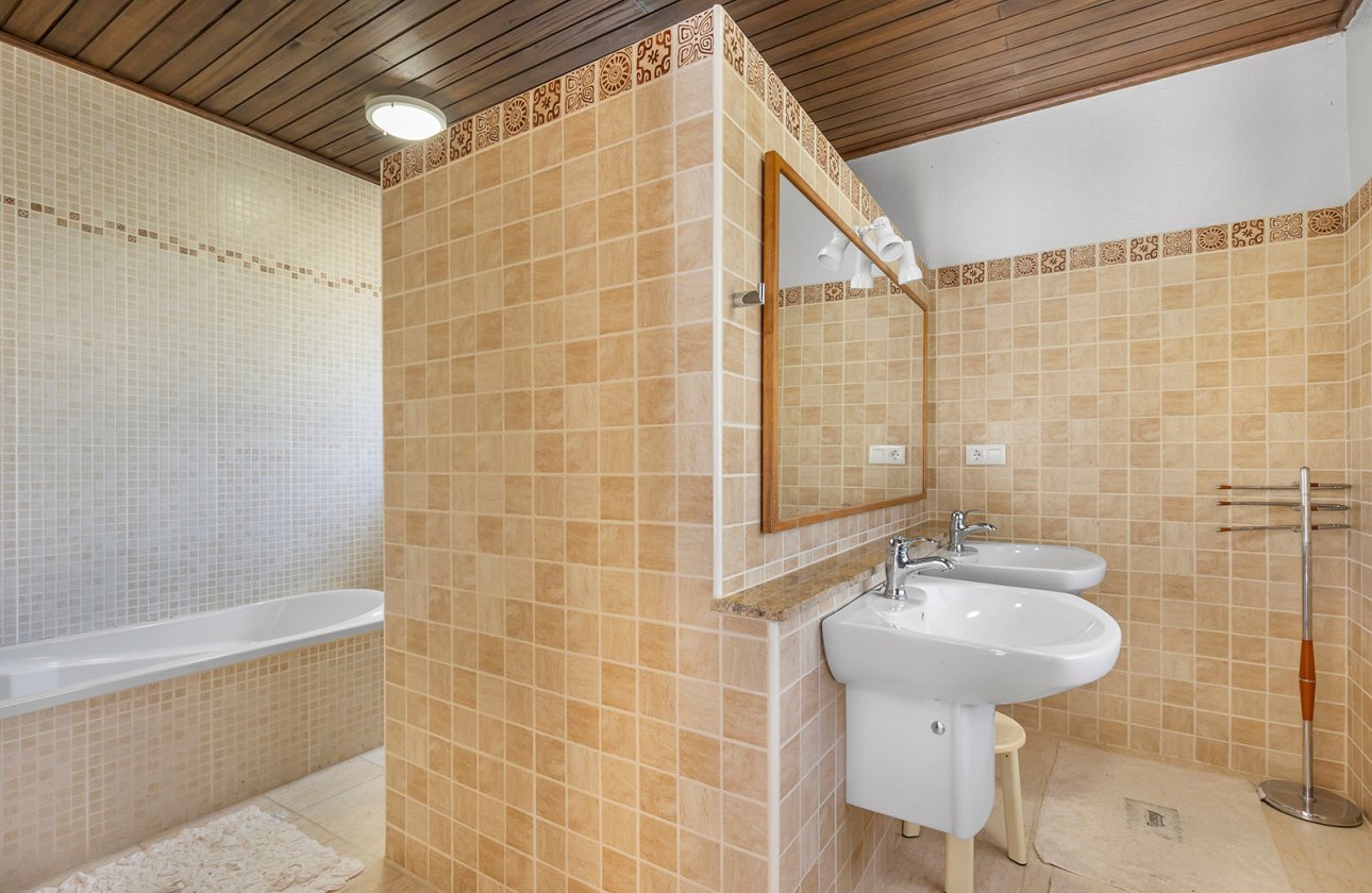 Resale - Villa -
Orihuela Costa - Costa Blanca