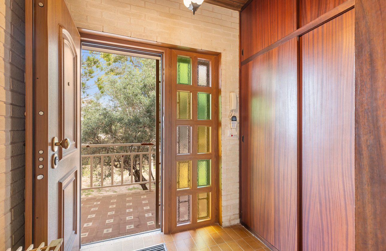 Resale - Villa -
Orihuela Costa - Costa Blanca