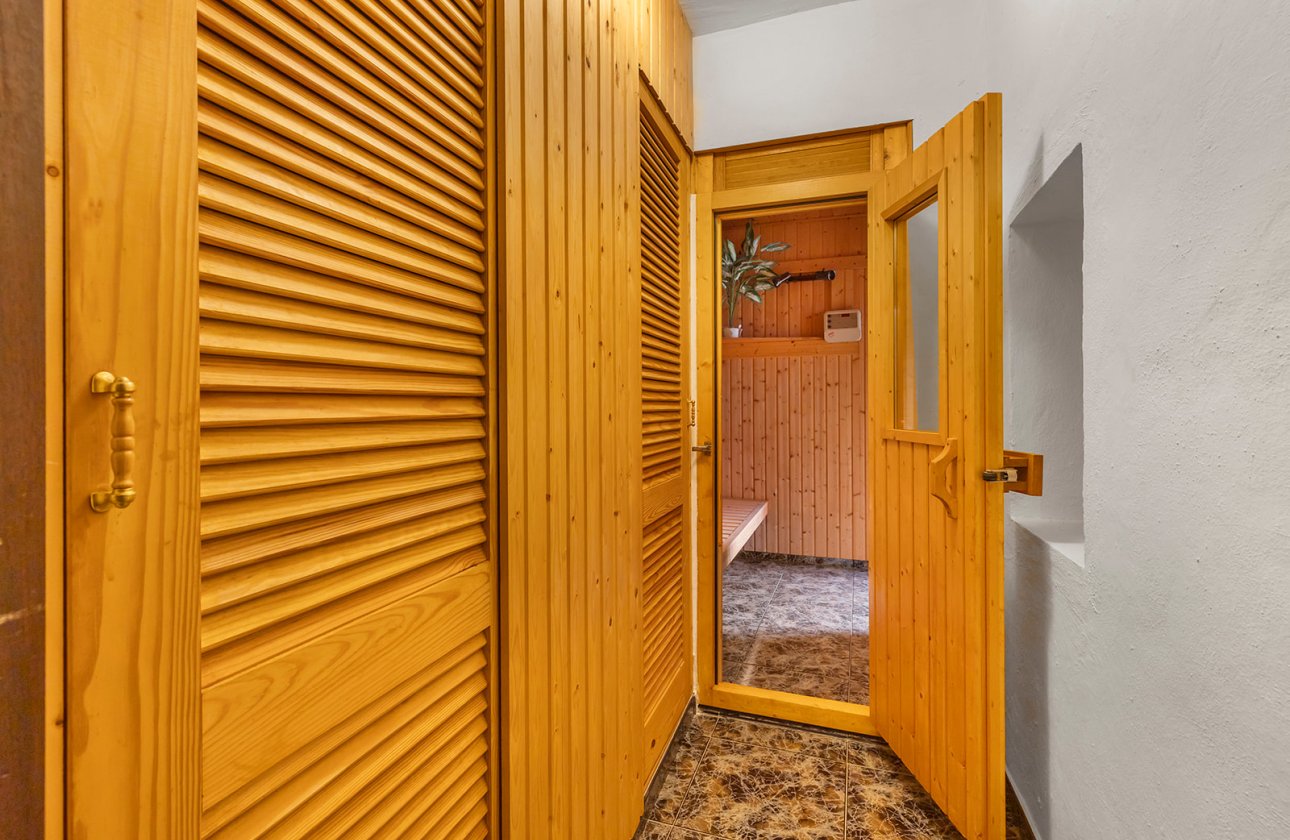 Resale - Villa -
Orihuela Costa - Costa Blanca