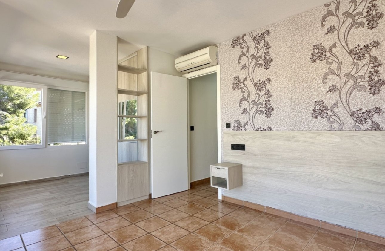 Resale - Villa -
Orihuela Costa - Costa Blanca