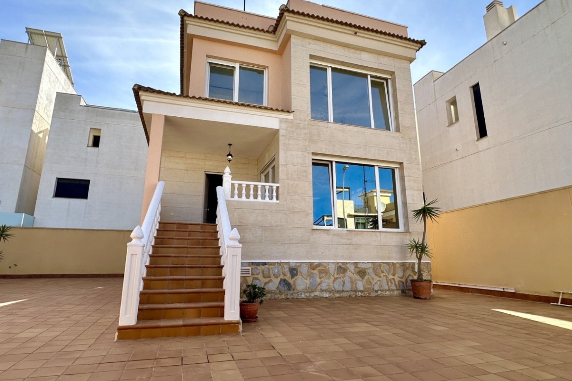 Resale - Villa -
Orihuela Costa - Costa Blanca