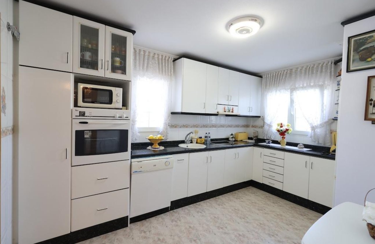 Resale - Villa -
Orihuela Costa - Costa Blanca