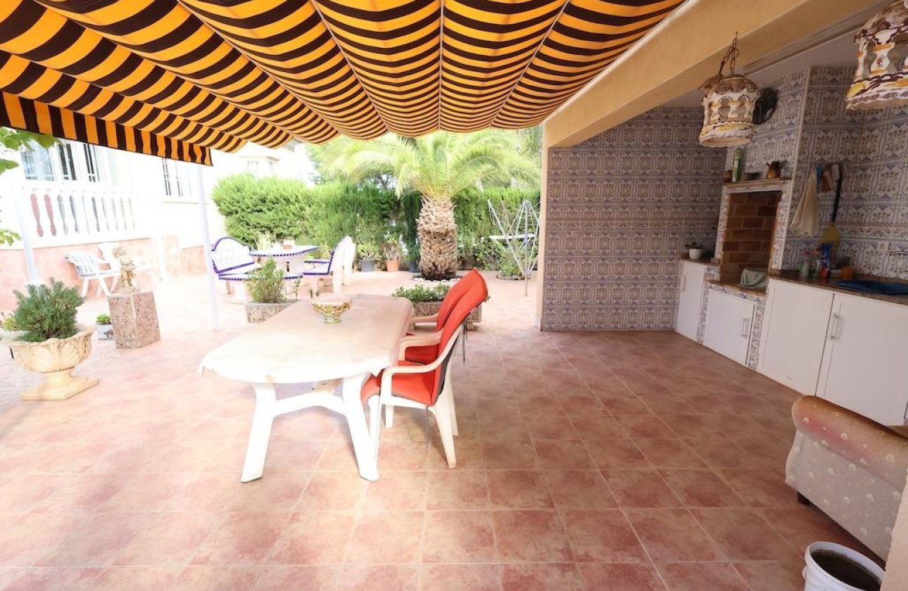 Resale - Villa -
Orihuela Costa - Costa Blanca