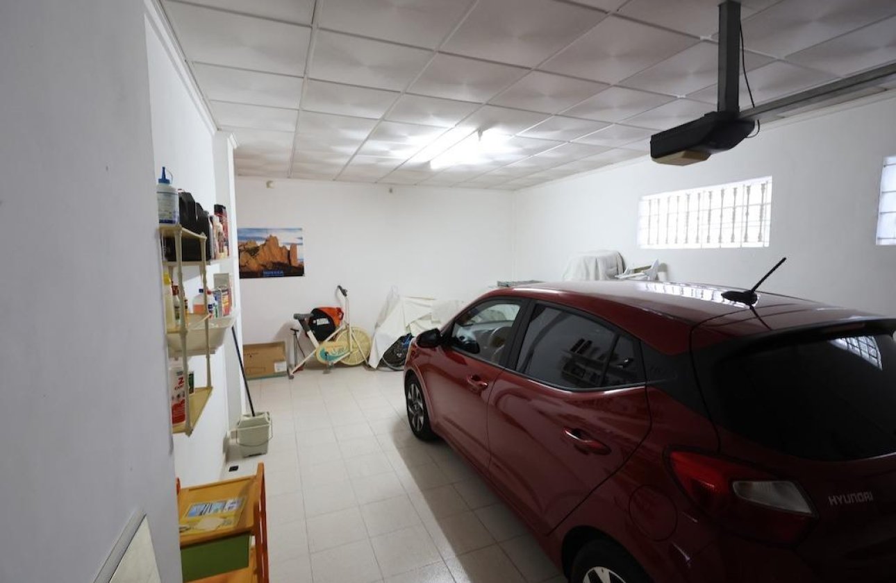 Resale - Villa -
Orihuela Costa - Costa Blanca