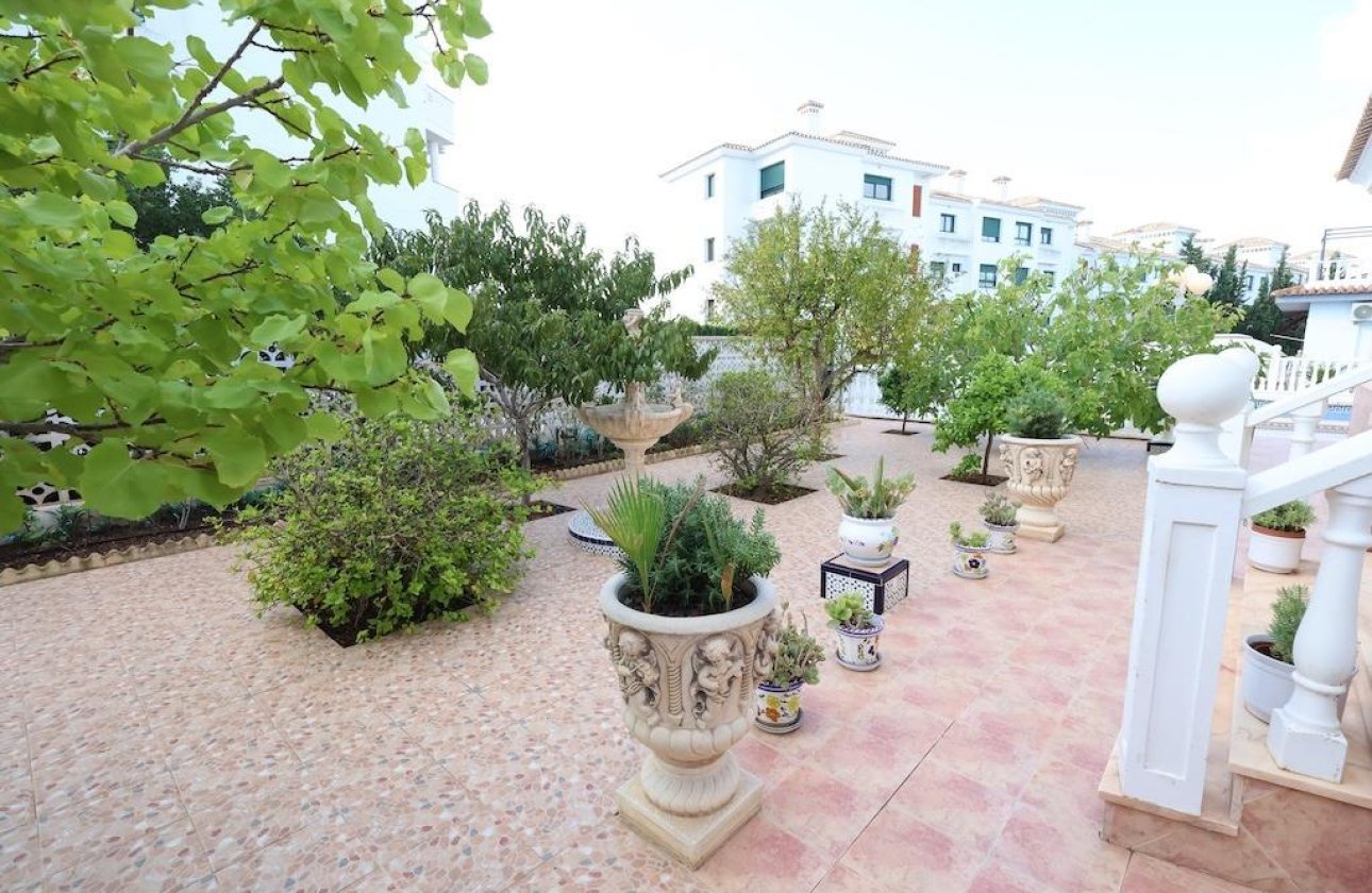 Resale - Villa -
Orihuela Costa - Costa Blanca