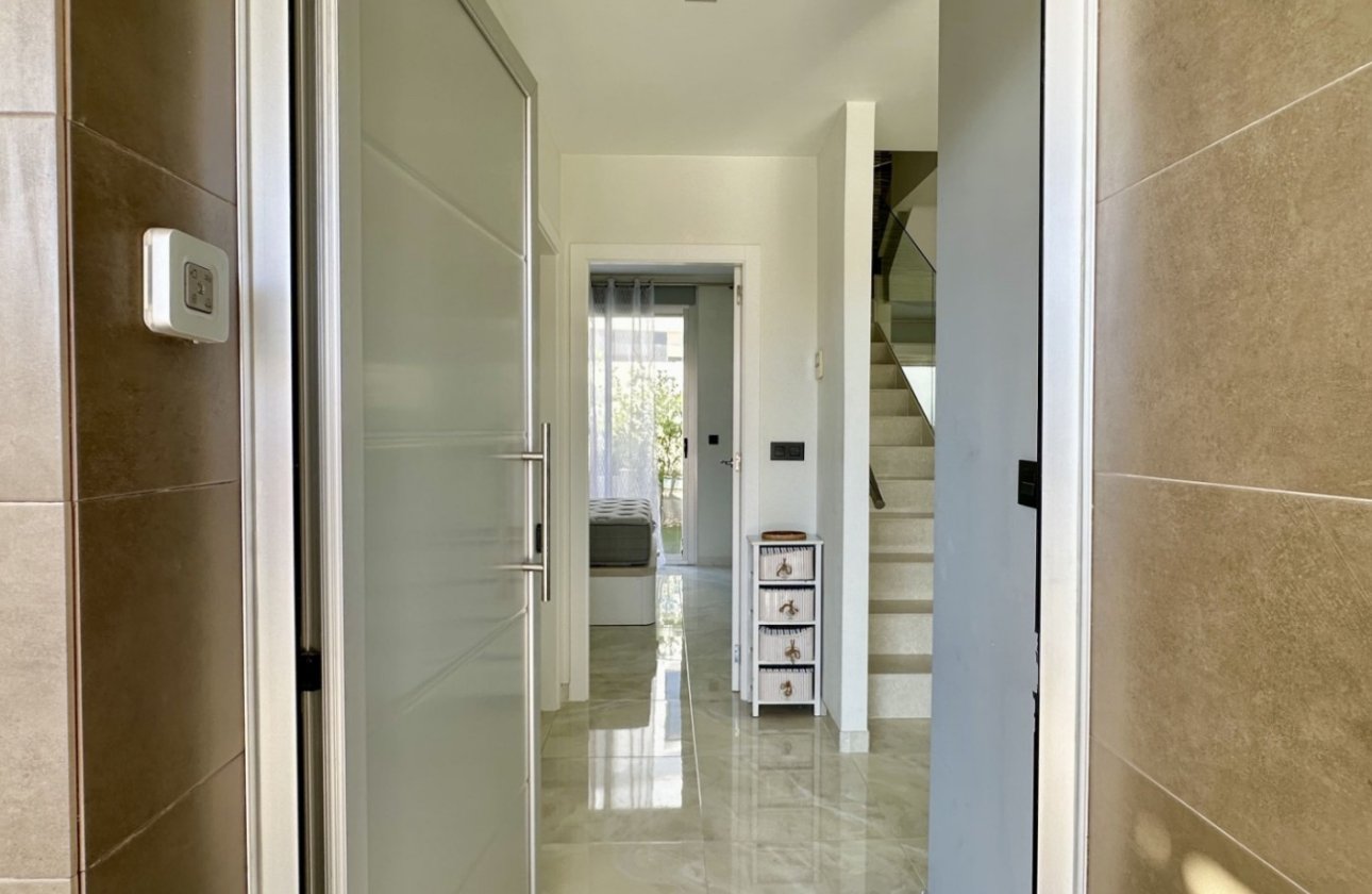 Resale - Villa -
Orihuela Costa - Costa Blanca