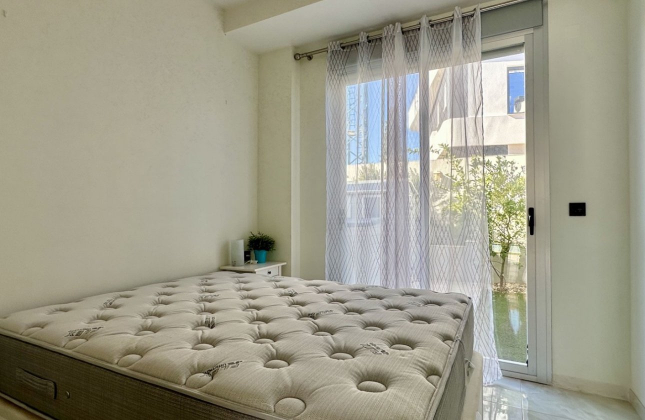 Resale - Villa -
Orihuela Costa - Costa Blanca