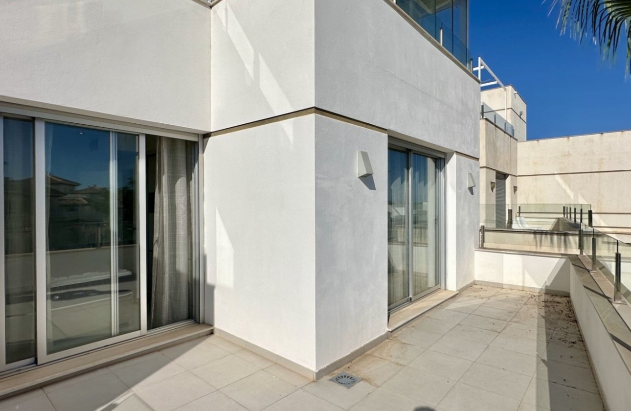 Resale - Villa -
Orihuela Costa - Costa Blanca