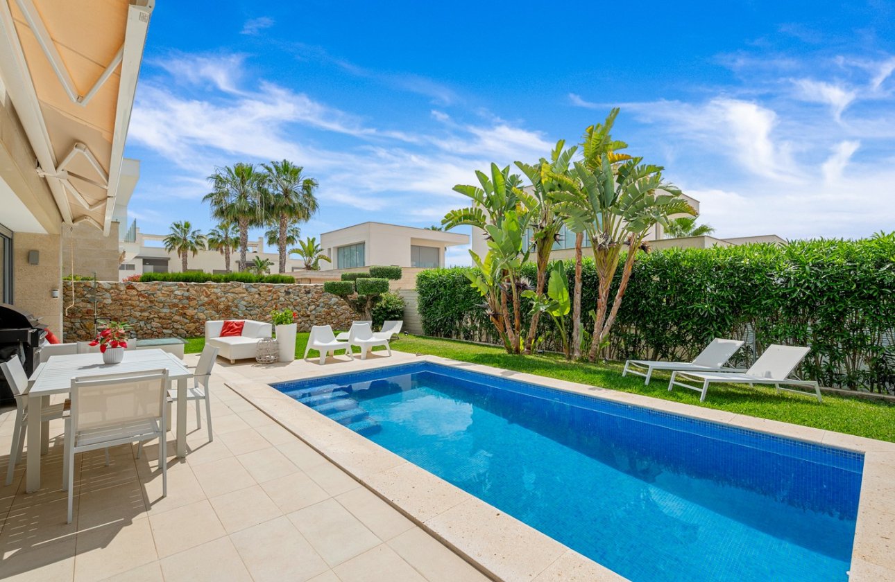 Resale - Villa -
Orihuela Costa - Costa Blanca