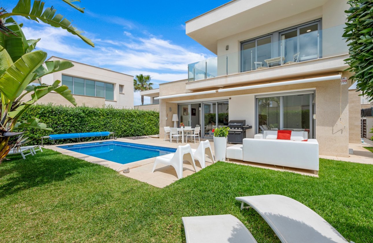 Resale - Villa -
Orihuela Costa - Costa Blanca