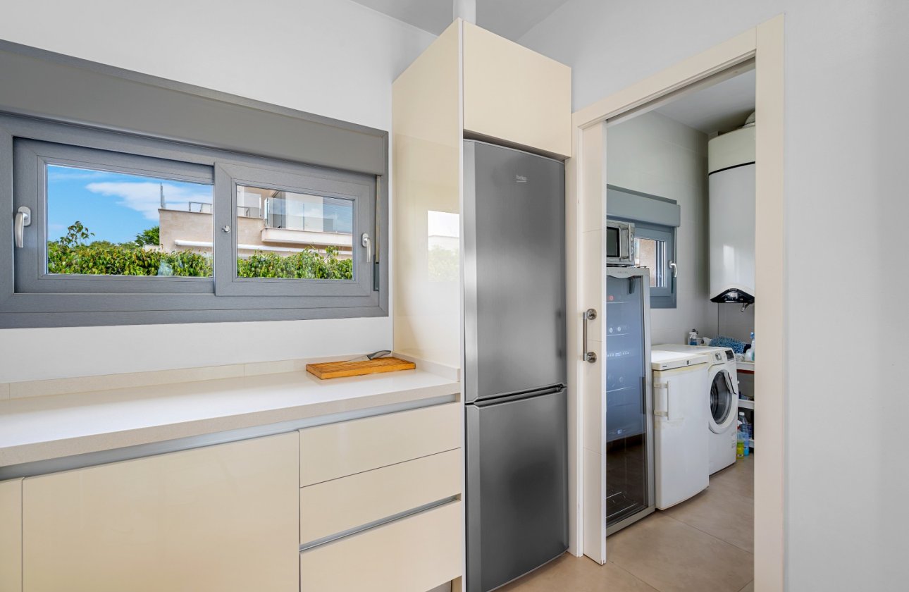 Resale - Villa -
Orihuela Costa - Costa Blanca