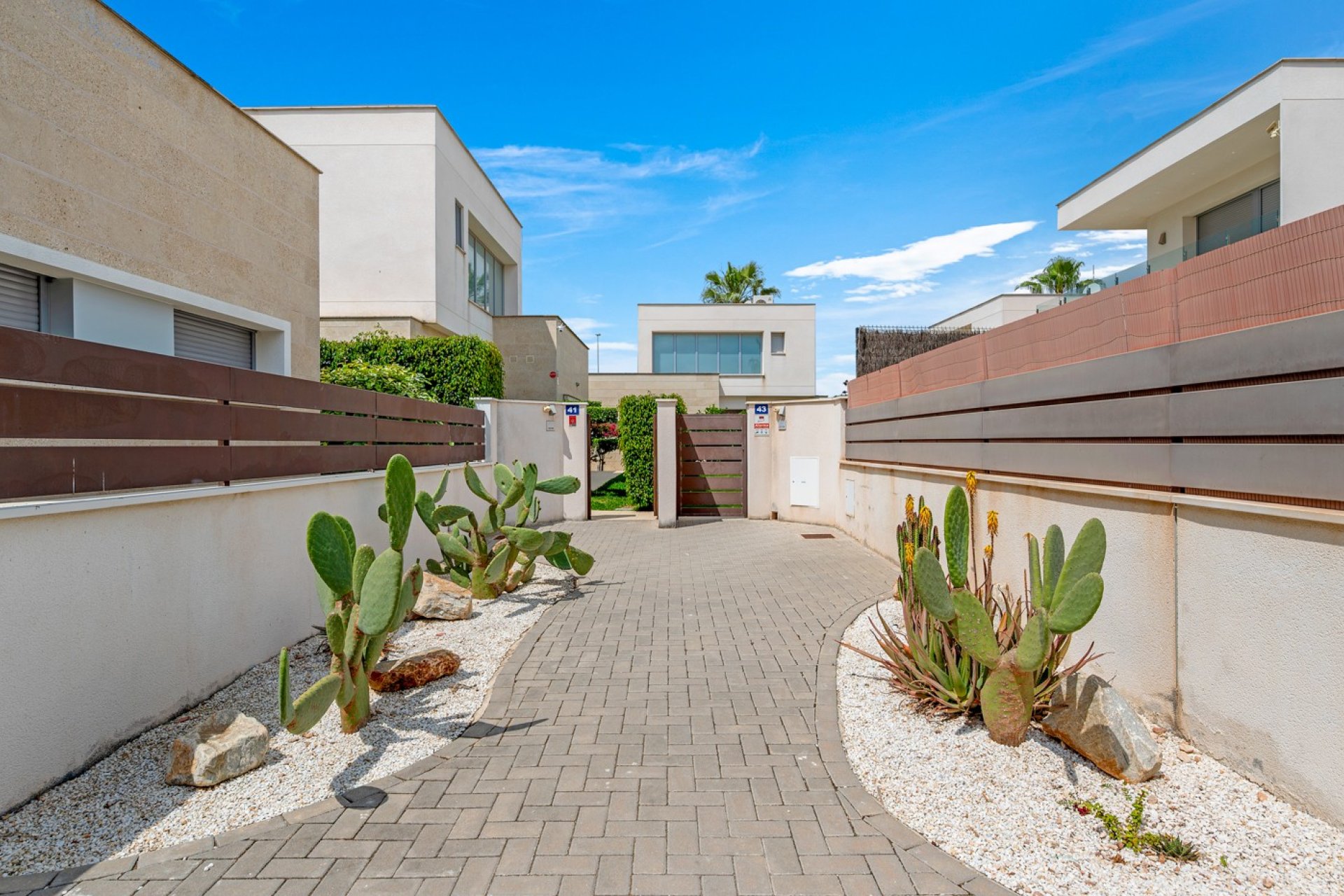 Resale - Villa -
Orihuela Costa - Costa Blanca