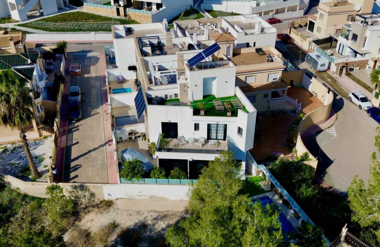 Resale - Villa -
Orihuela Costa - Costa Blanca