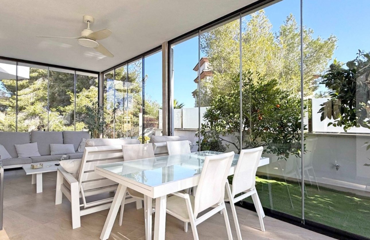 Resale - Villa -
Orihuela Costa - Costa Blanca