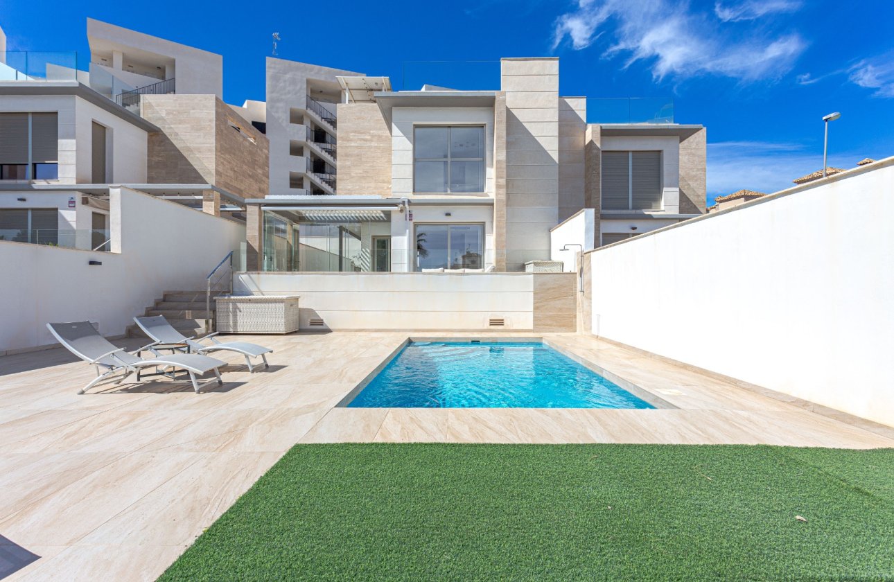 Resale - Villa -
Orihuela Costa - Costa Blanca