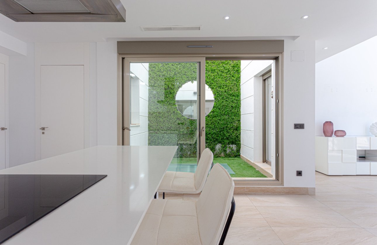 Resale - Villa -
Orihuela Costa - Costa Blanca