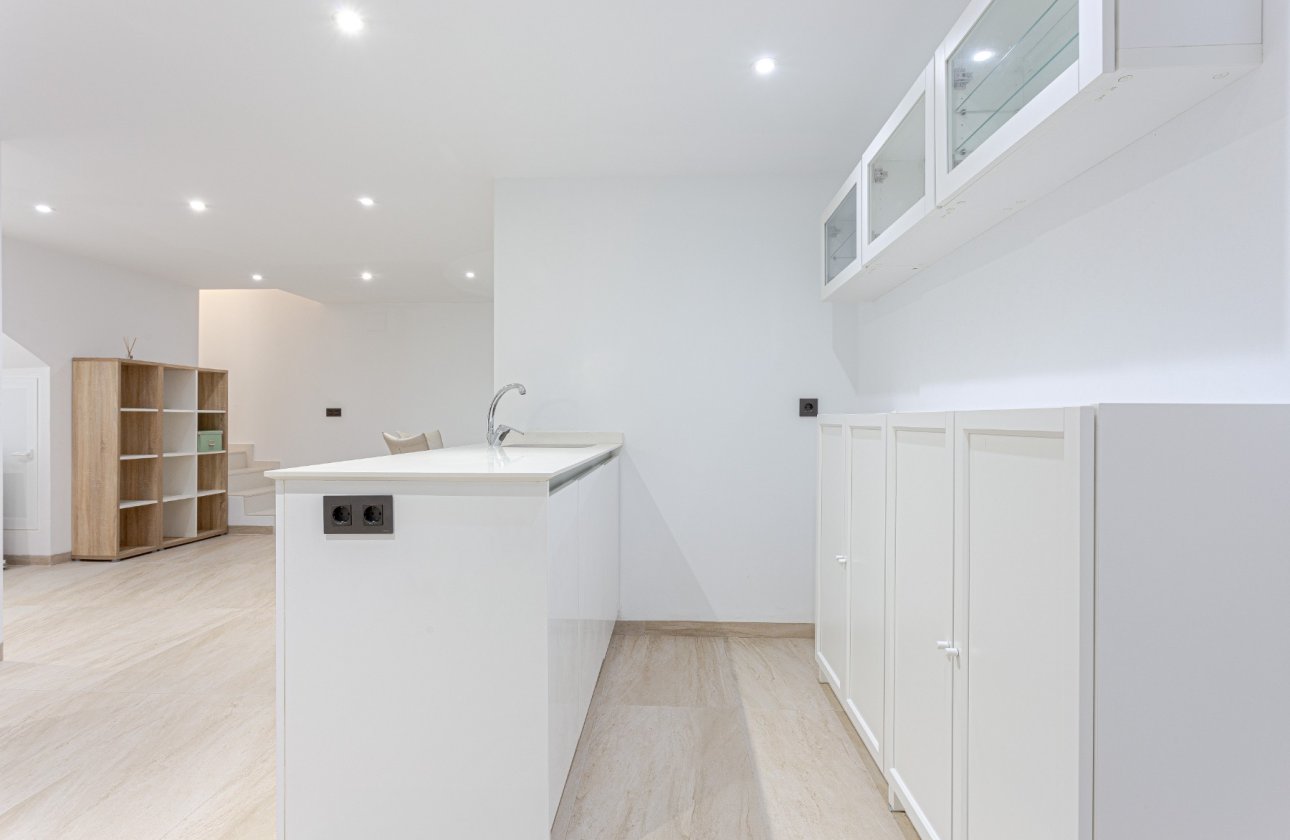 Resale - Villa -
Orihuela Costa - Costa Blanca