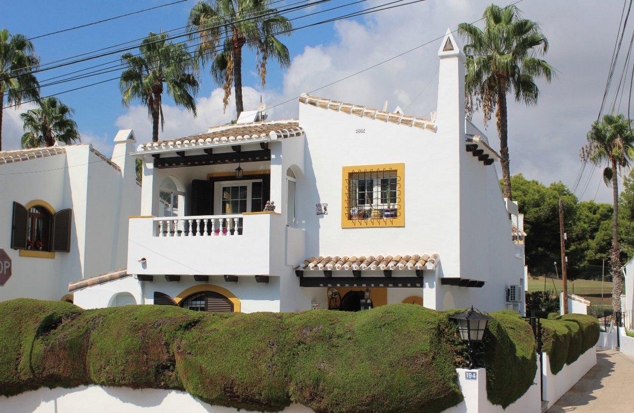 Resale - Villa -
Orihuela Costa - Costa Blanca