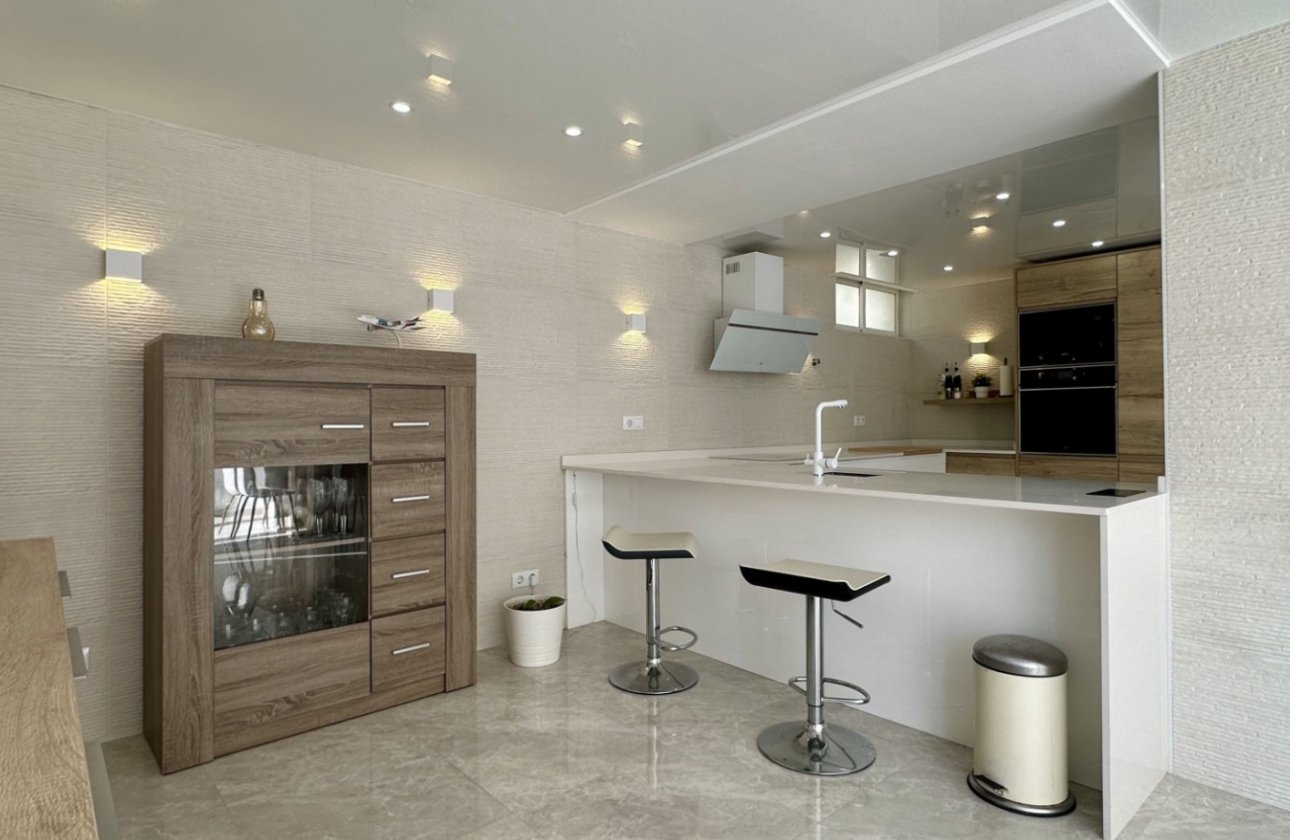 Resale - Villa -
Orihuela Costa - Costa Blanca