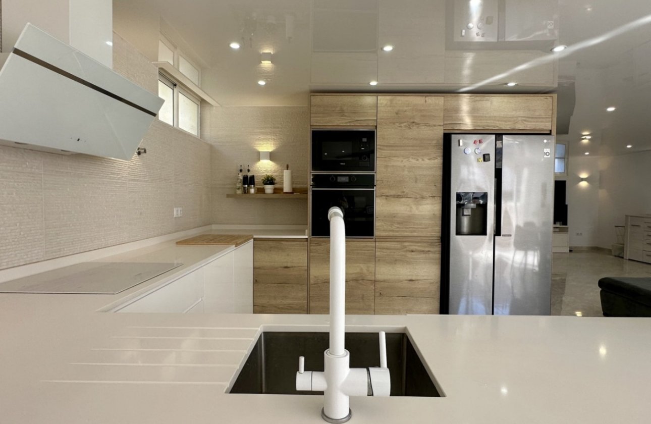 Resale - Villa -
Orihuela Costa - Costa Blanca