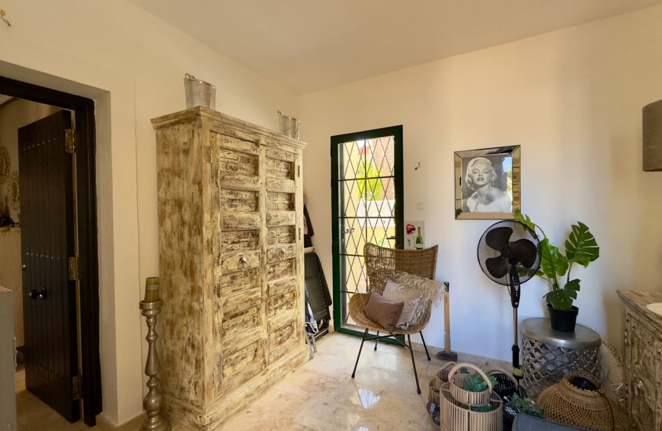 Resale - Villa -
Orihuela Costa - Costa Blanca