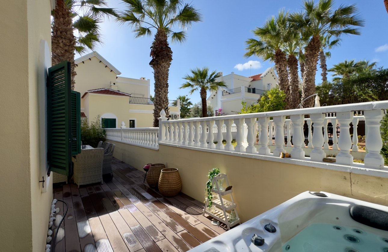 Resale - Villa -
Orihuela Costa - Costa Blanca