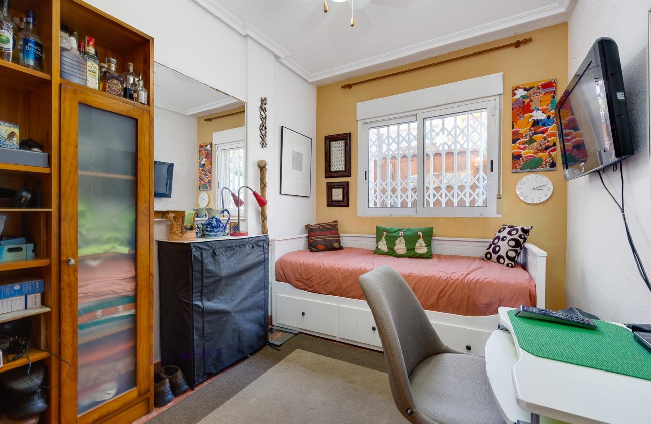 Resale - Villa -
Orihuela Costa - Costa Blanca