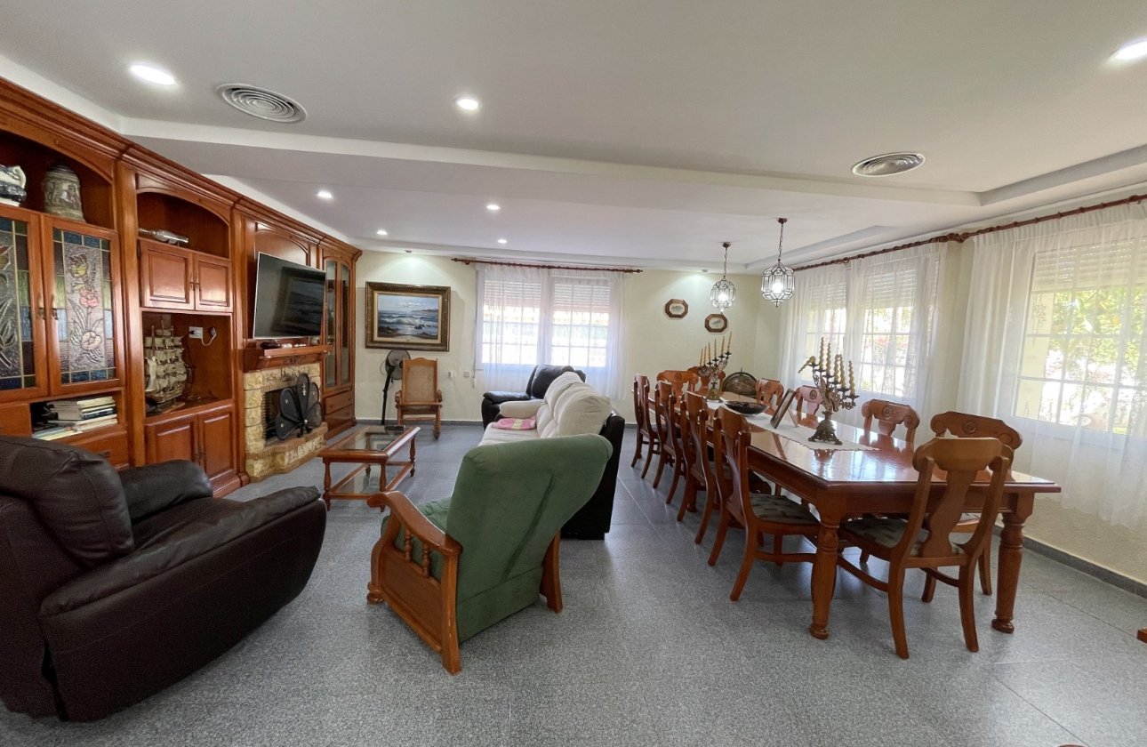 Resale - Villa -
Orihuela Costa - Costa Blanca