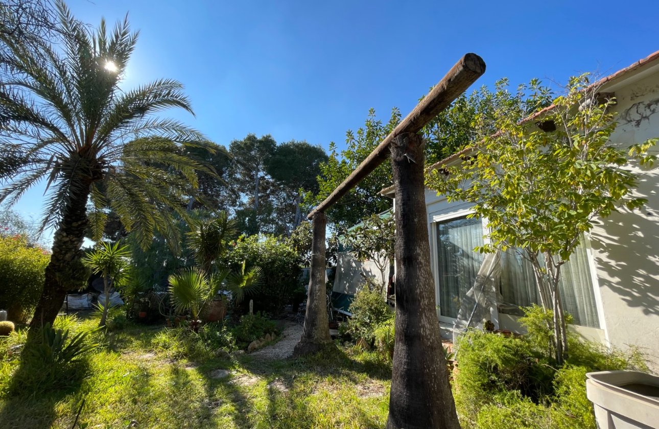 Resale - Villa -
Orihuela Costa - Costa Blanca