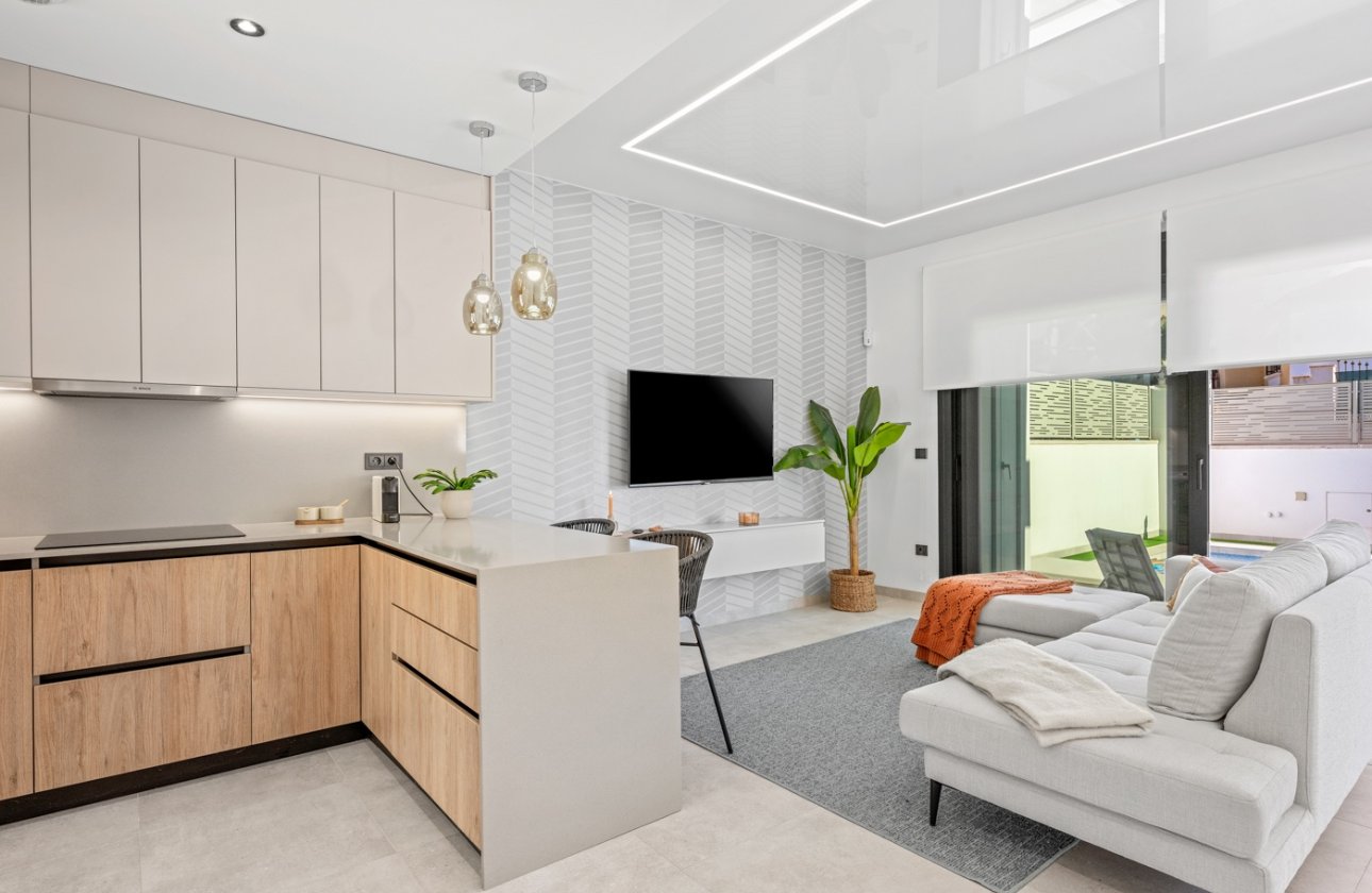 Resale - Villa -
Orihuela Costa - Costa Blanca