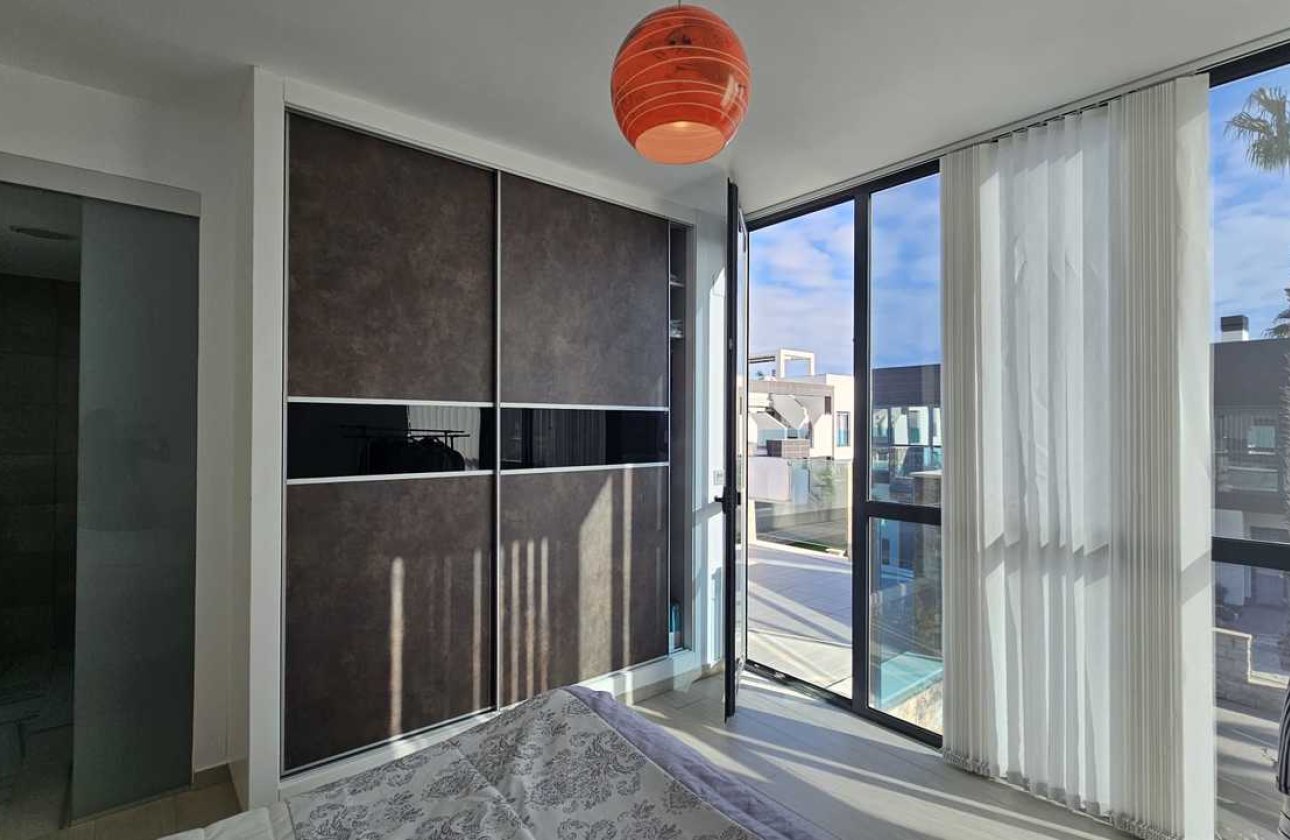 Resale - Villa -
Orihuela Costa - Costa Blanca