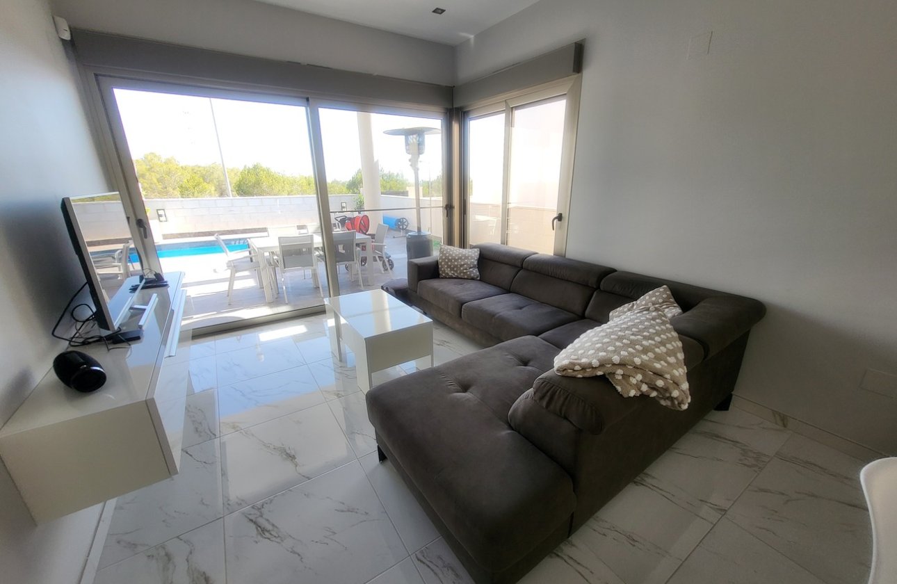 Resale - Villa -
Orihuela Costa - Costa Blanca