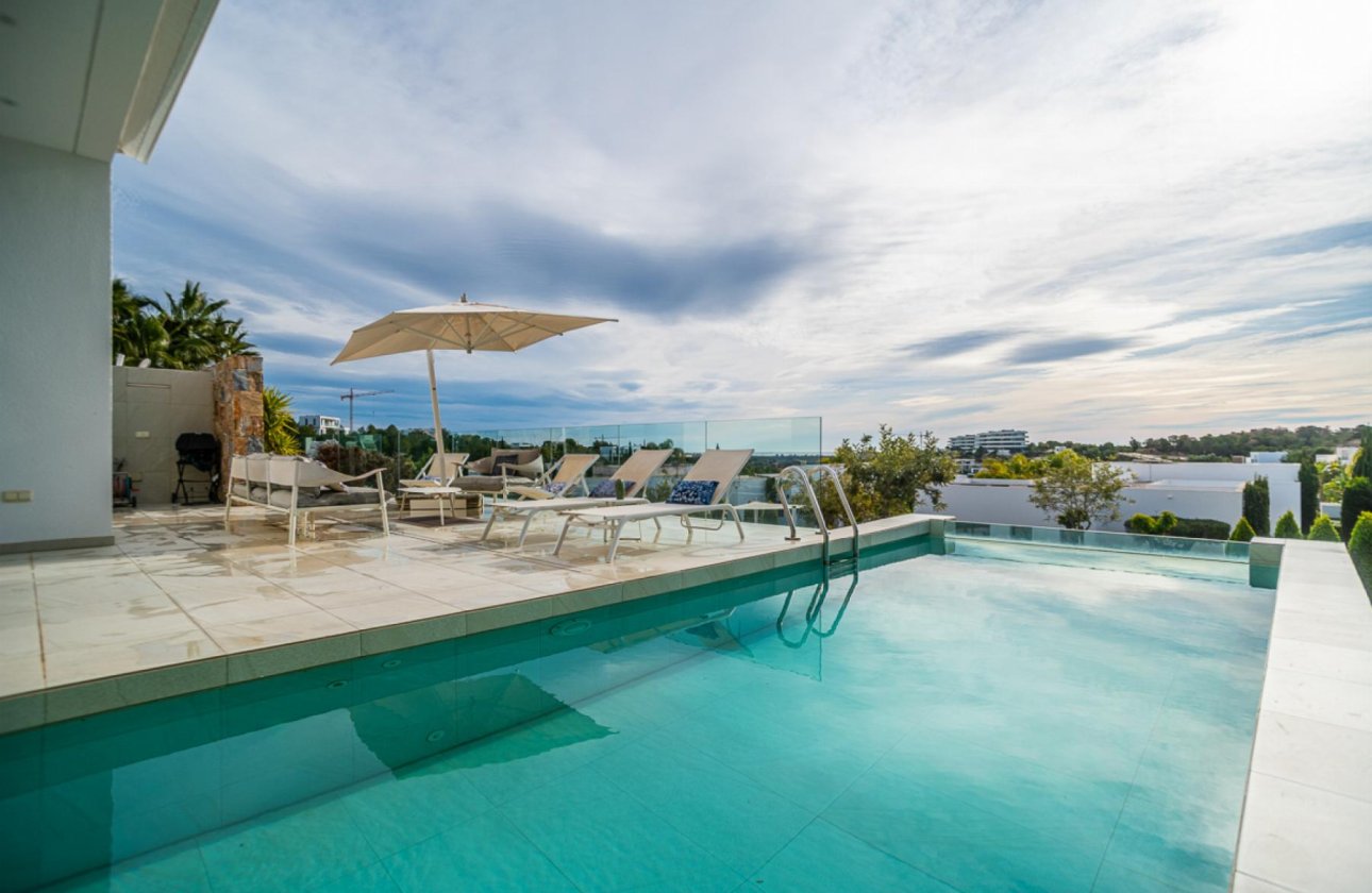 Resale - Villa -
Orihuela Costa - Costa Blanca