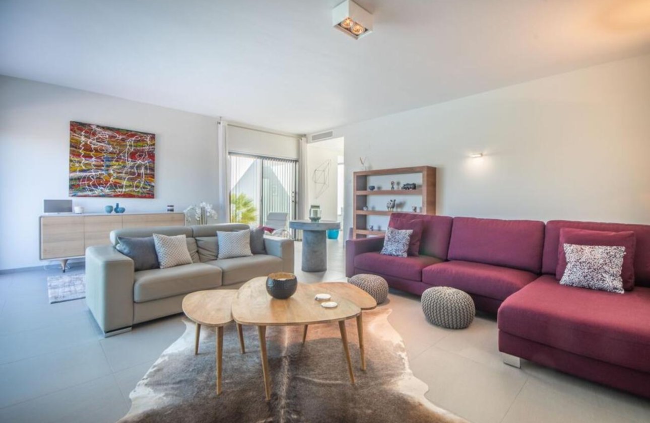 Resale - Villa -
Orihuela Costa - Costa Blanca