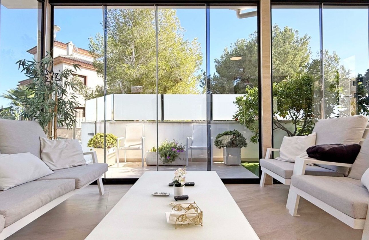 Resale - Villa -
Orihuela Costa - Costa Blanca