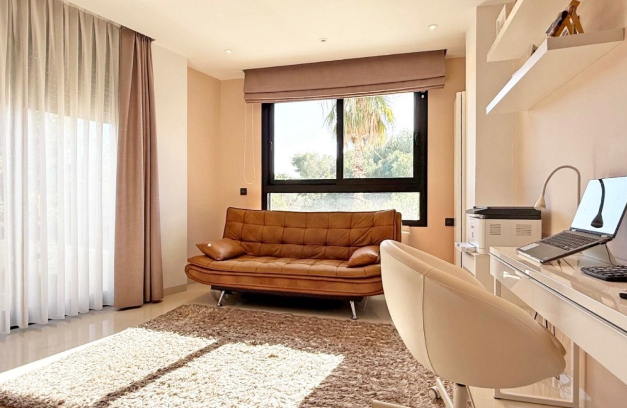 Resale - Villa -
Orihuela Costa - Costa Blanca