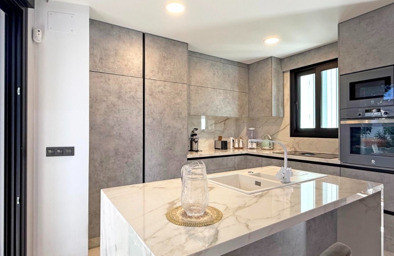 Resale - Villa -
Orihuela Costa - Costa Blanca