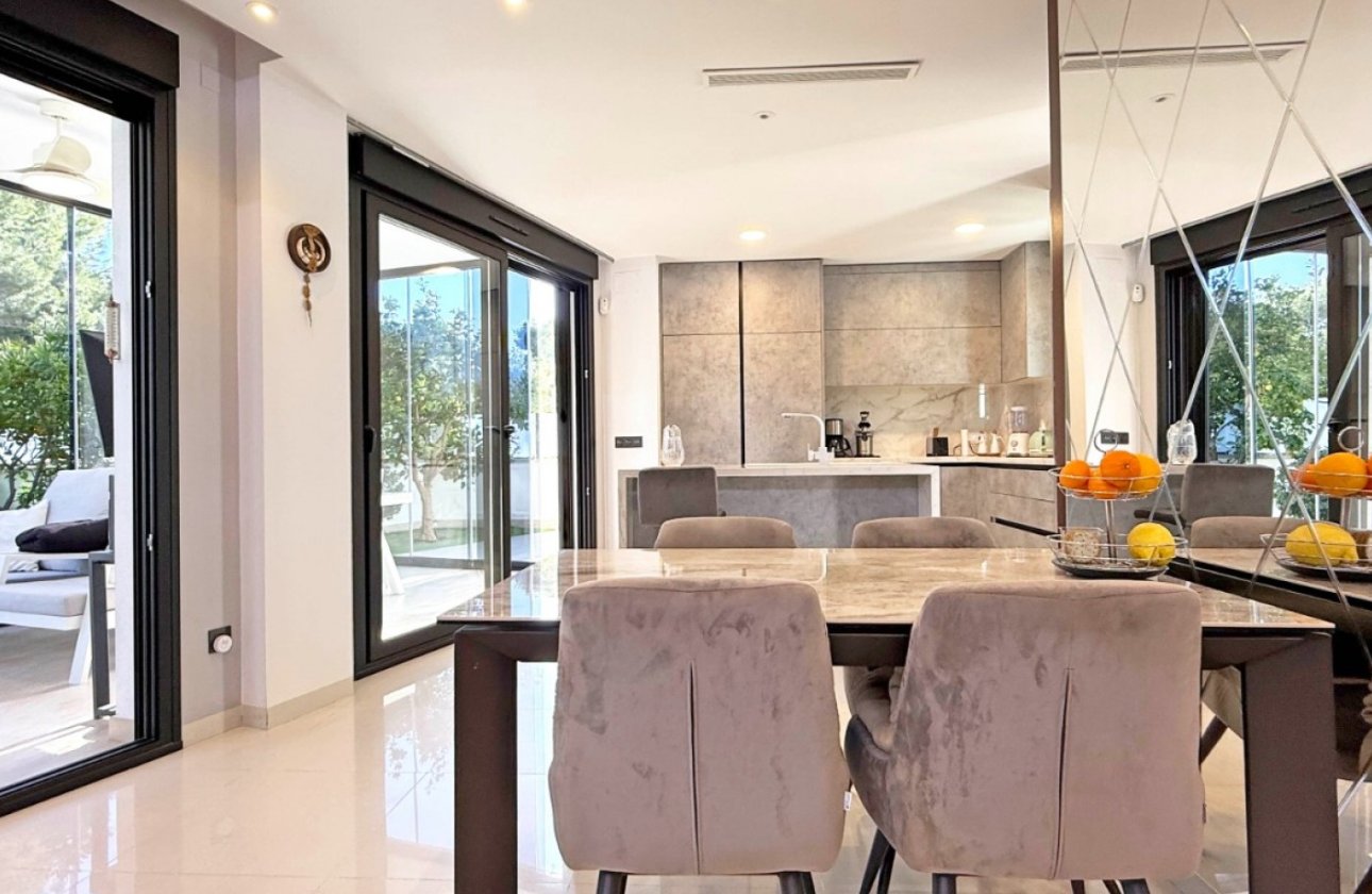 Resale - Villa -
Orihuela Costa - Costa Blanca