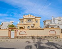 Resale - Villa -
Orihuela Costa - Costa Blanca