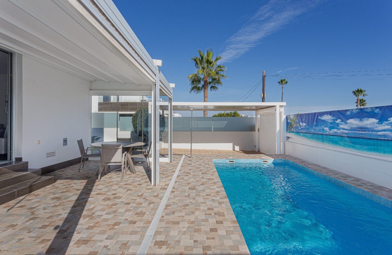 Resale - Villa -
Orihuela Costa - Costa Blanca