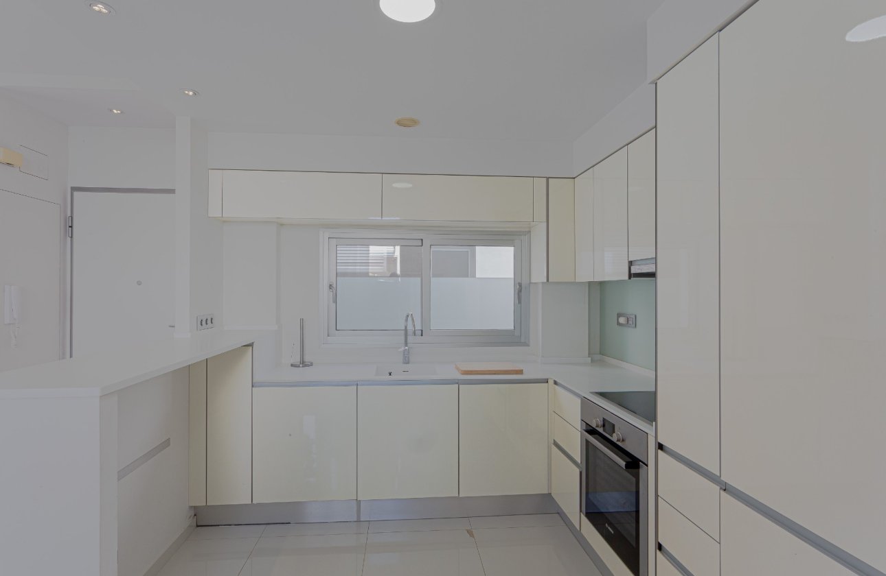 Resale - Villa -
Orihuela Costa - Costa Blanca