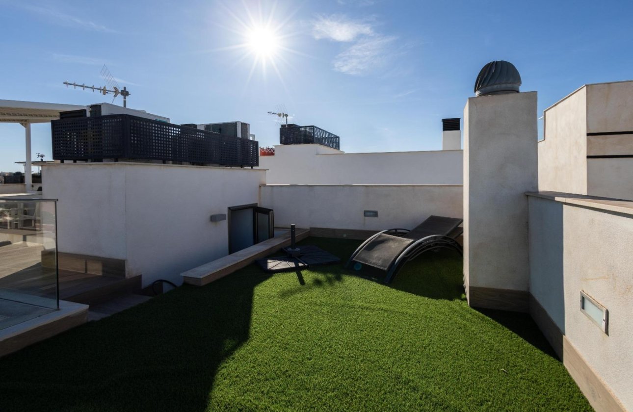 Resale - Villa -
Orihuela Costa - Costa Blanca