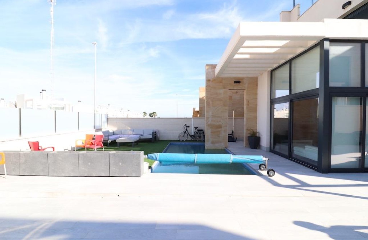 Resale - Villa -
Orihuela Costa - Costa Blanca