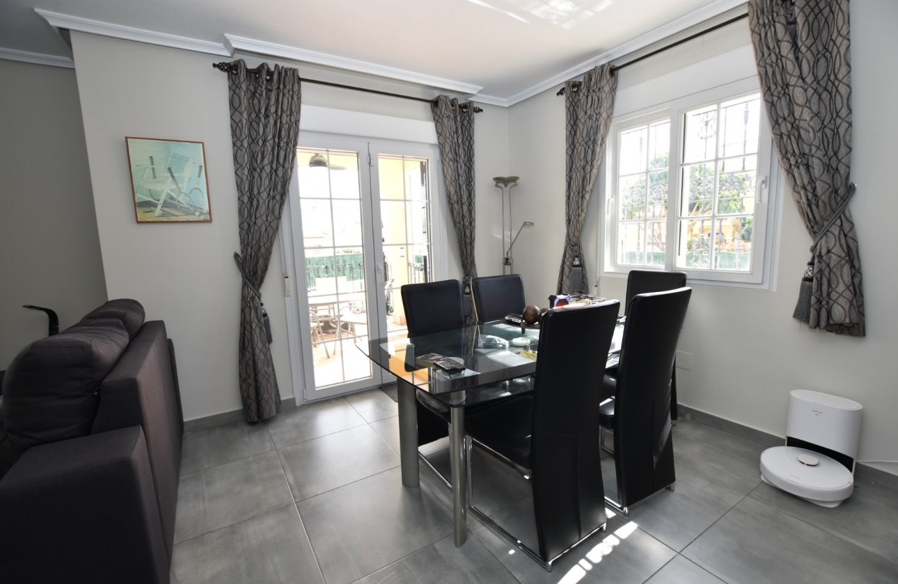 Resale - Villa -
Orihuela Costa - Costa Blanca