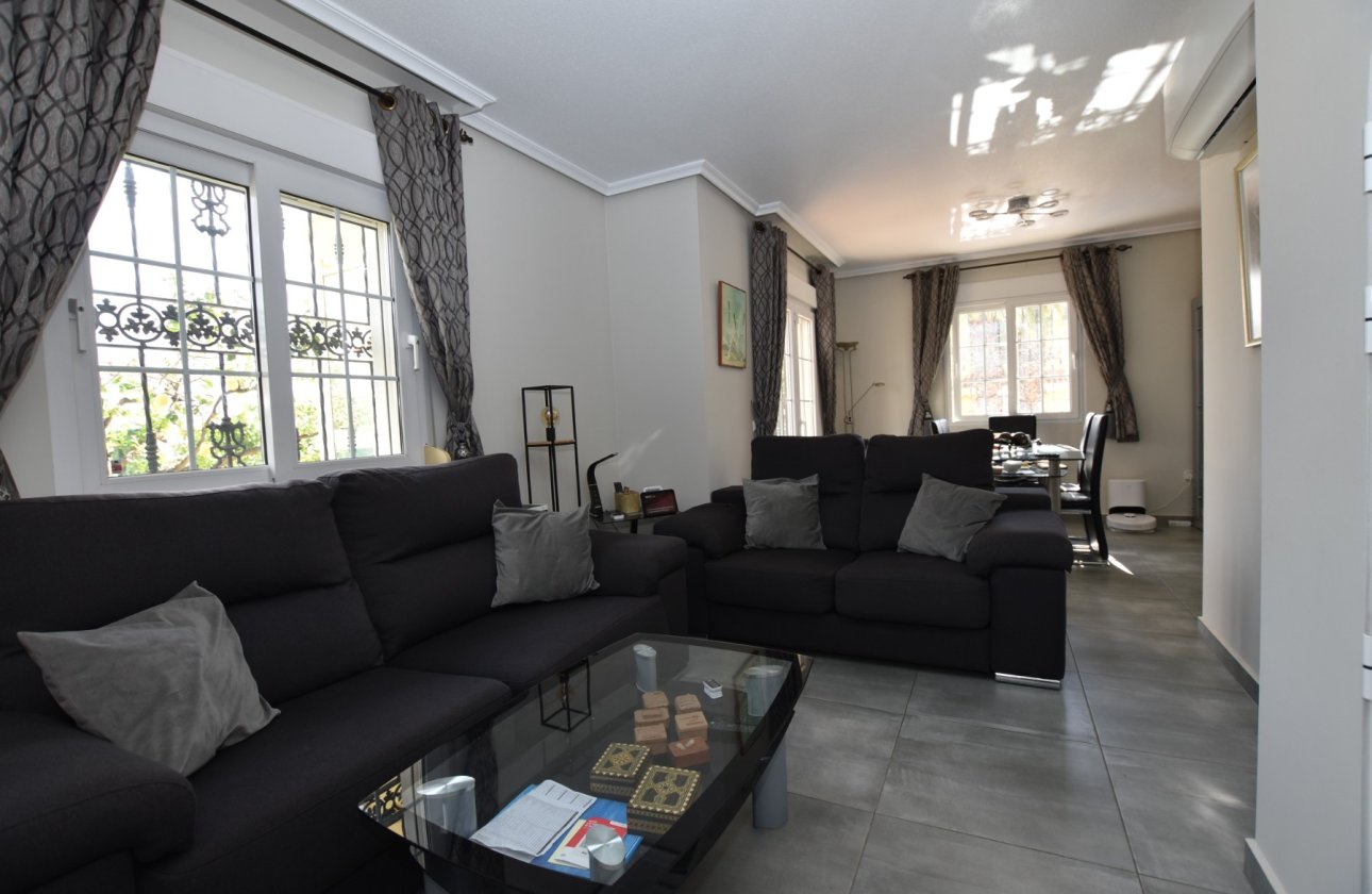 Resale - Villa -
Orihuela Costa - Costa Blanca