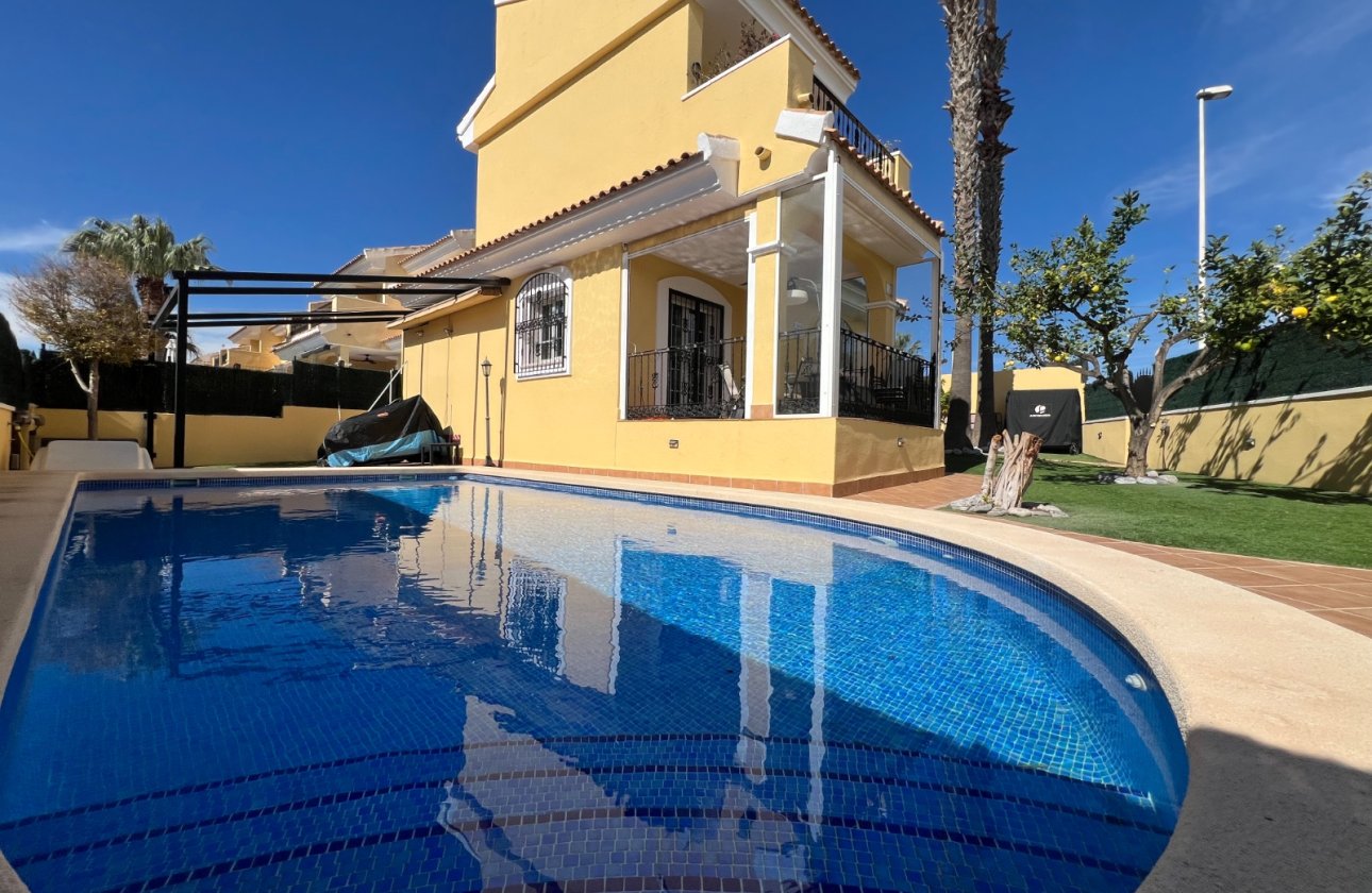 Resale - Villa -
Orihuela Costa - Costa Blanca