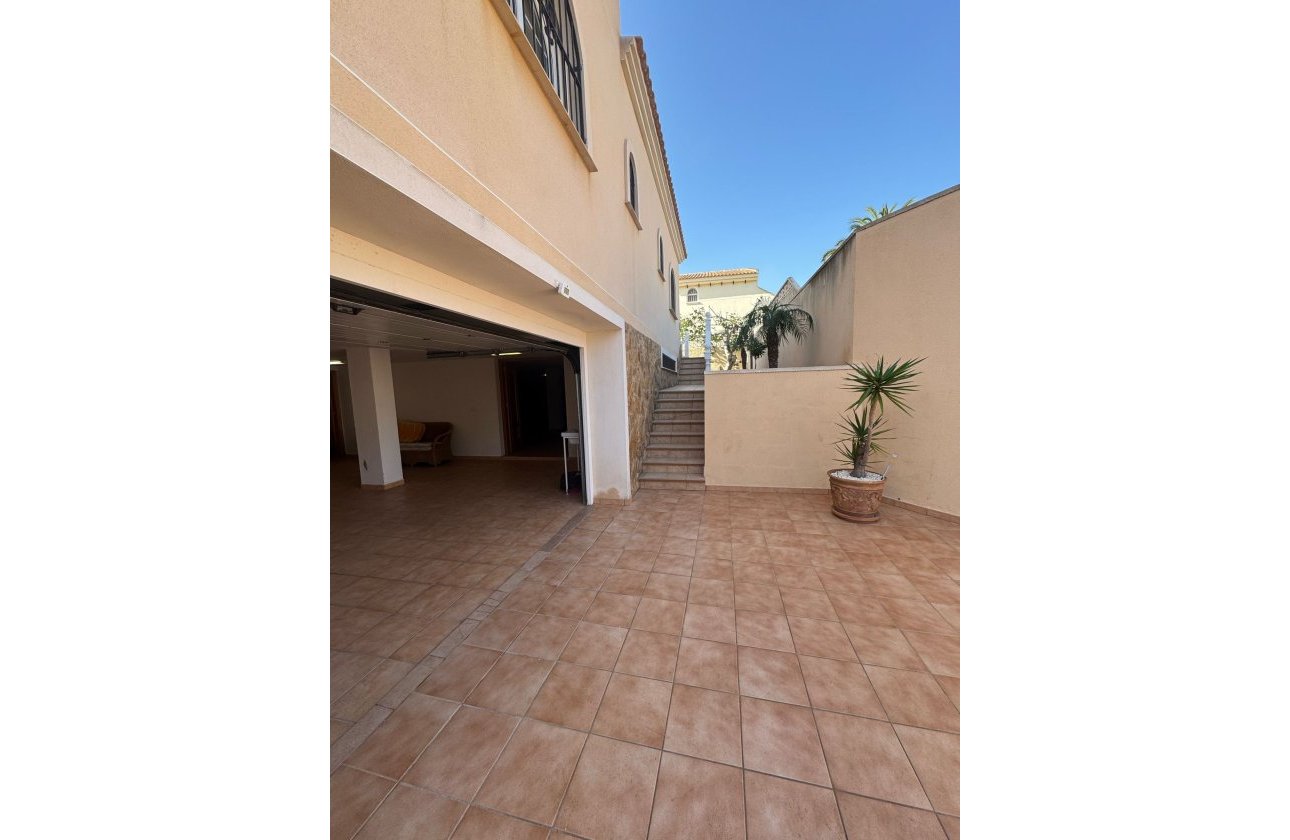 Resale - Villa -
Orihuela Costa - Costa Blanca